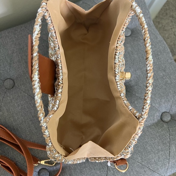 Woven Half Moon Clutch w/ Turn Lock Closure Handbag - Picture 6 of 8